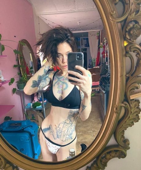 Lucy Everleigh hot actress photo