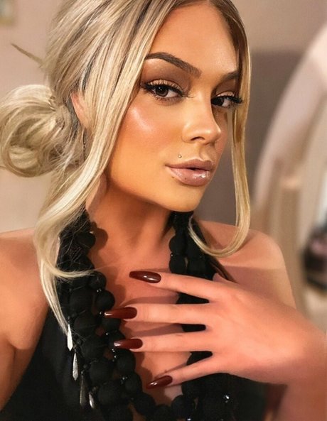 Imogen Loxley beautiful pornstar image