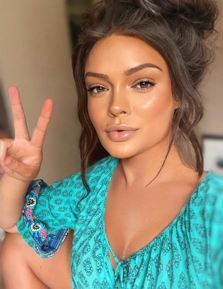 Imogen Loxley xxx actress picture