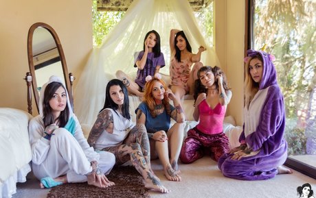 Majora Suicide model art photos