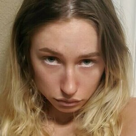 catiee nudes pornstar image