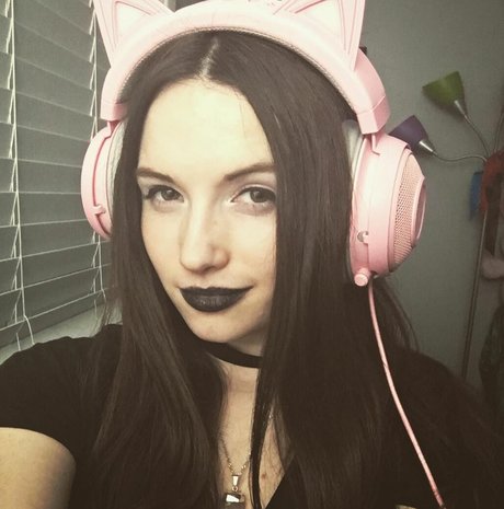 Corrine Moore best model pictures