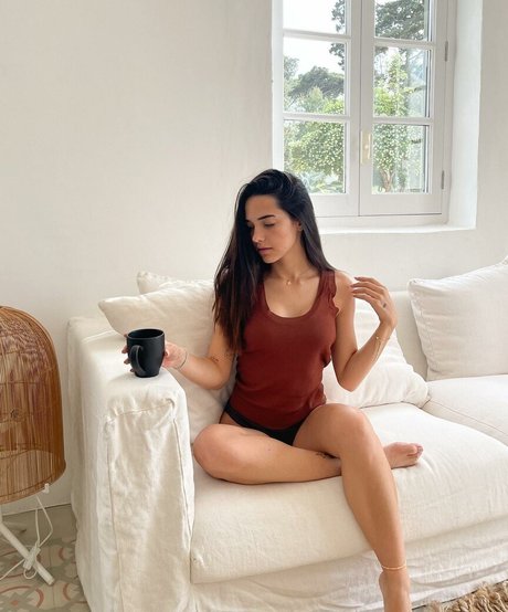 Angela Marmol model naked pic