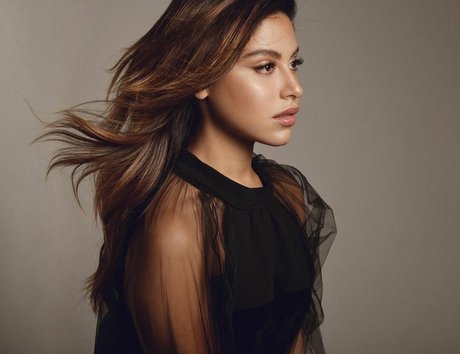 Cinthya Carmona model nudes image