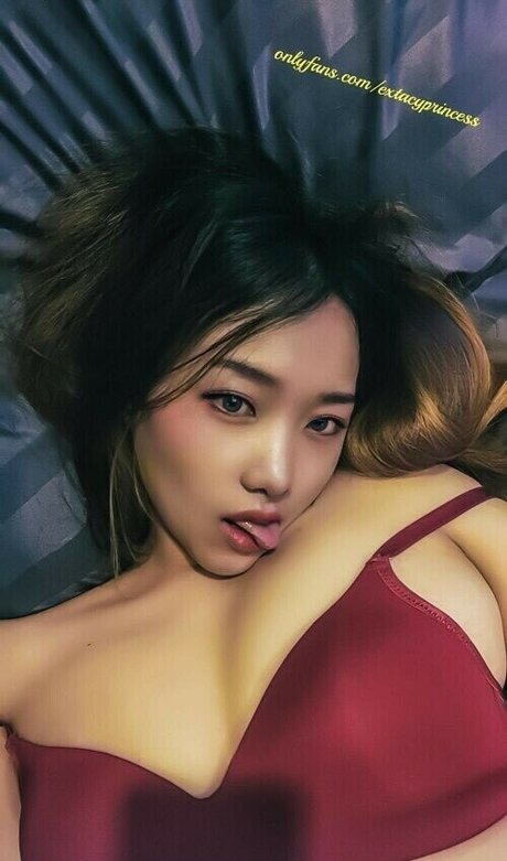 sxxxtacy model hot photo