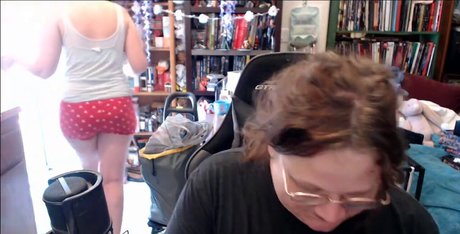 Avalon Zuercher exclusive star pic