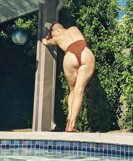 Hannah Hart pornstar pictures