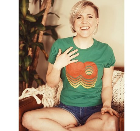 Hannah Hart free model picture