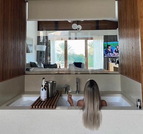 Mishel Zabelman high quality star img