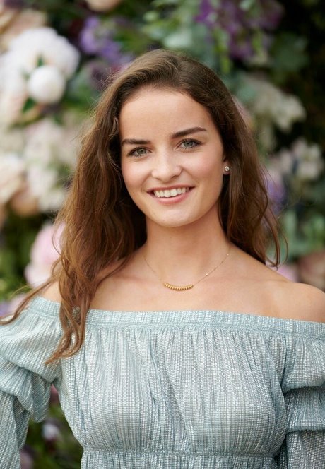 Catie Munnings star pornographic pictures