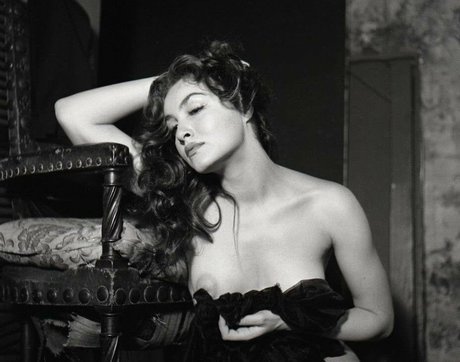 Juliemar exclusive model images