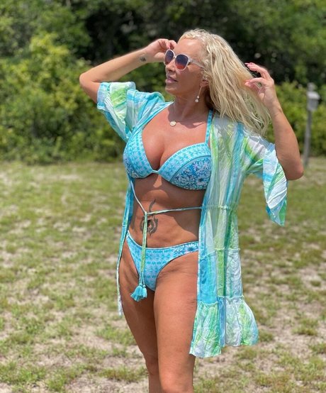 MelissaLee porn actress pics