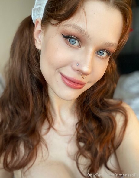 beautiful blonde onlyfans top img