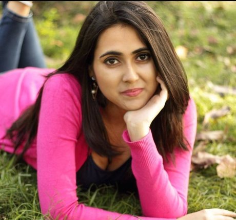 Yajnaseni model naked picture