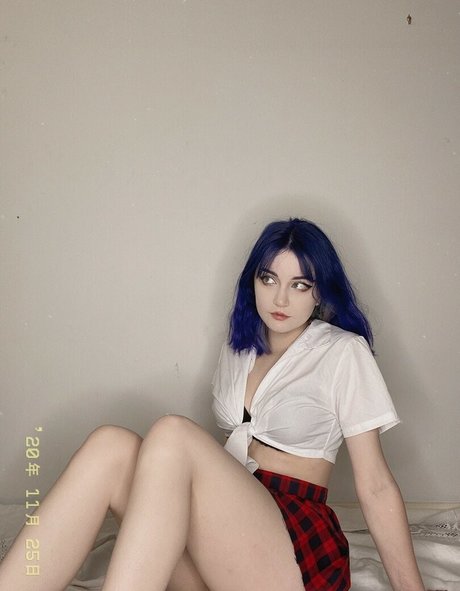 katieuhiguess hot model photo