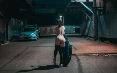 Djawa Jenny model nude pic