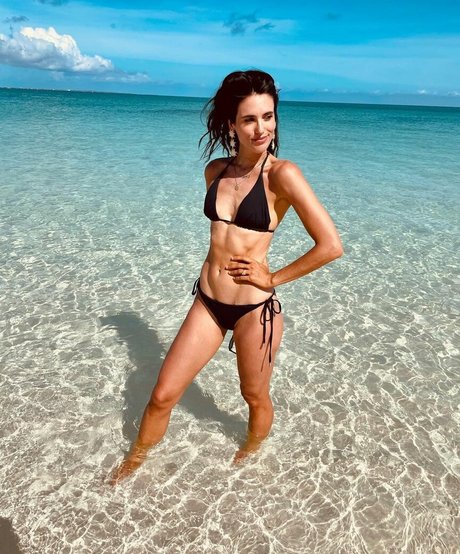 Liz Plank pretty pornstar photos