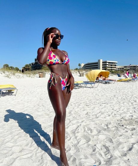 Shellece naked actress photos