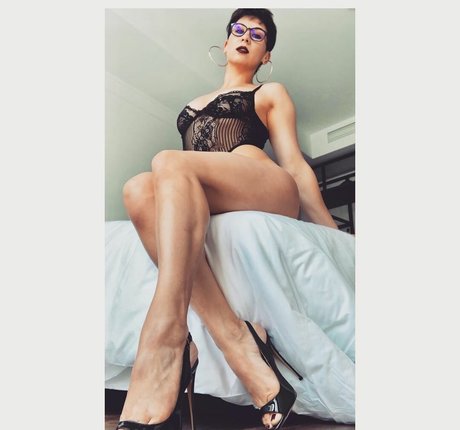 Doris Arnold art pornstar photo