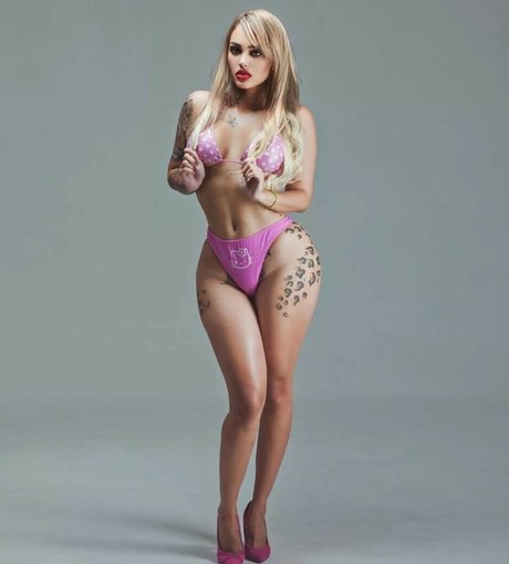 Mirciadoll xxx model photos