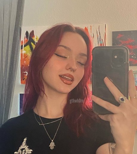 Gthwh0re sexy model image