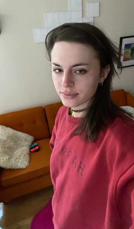 Sophie Lovely model naked photos