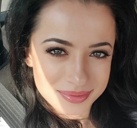 LunaLux ASMR pornstar erotic pic