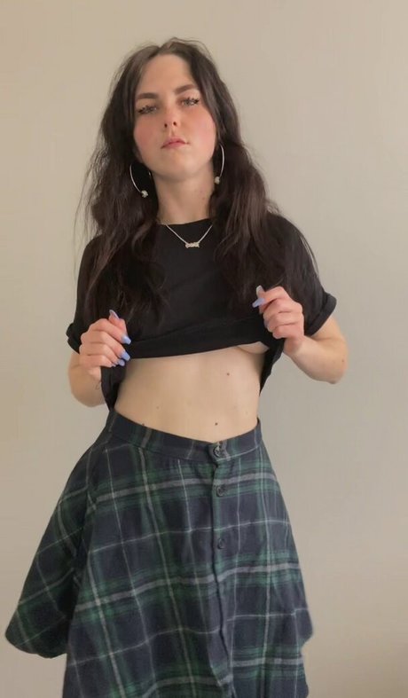 Olivia Evenstar model sexy photo