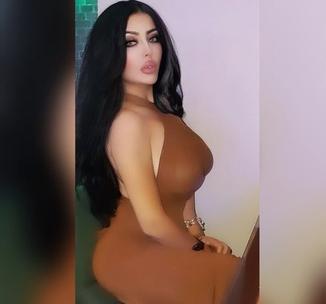 Wiem Yahia star xxx pic