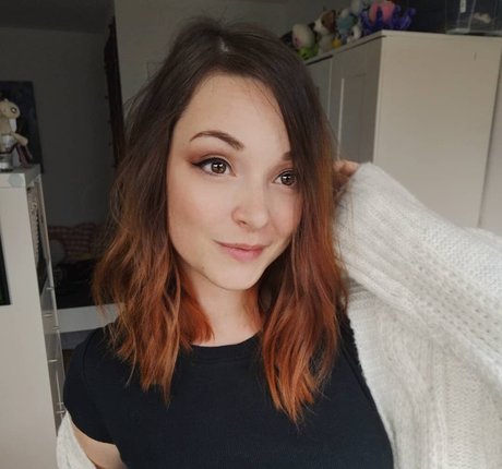 rainbowf0x adult model photo