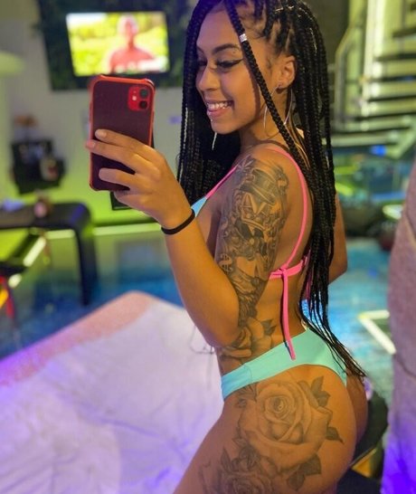 Vitoria Guarnieris high quality model img