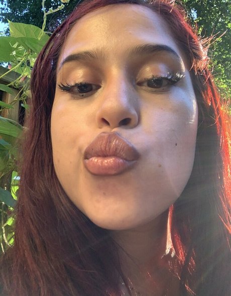 LaMoneyDiosa sexy pornstar images