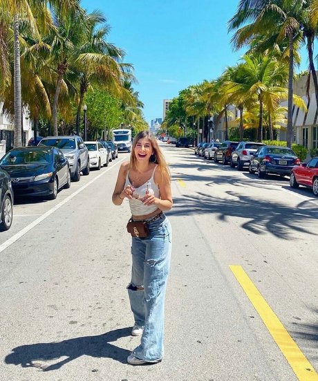 Malak Koura model sexy pictures