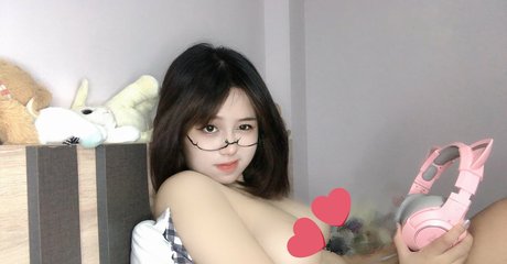 Biim Twn porn star pictures