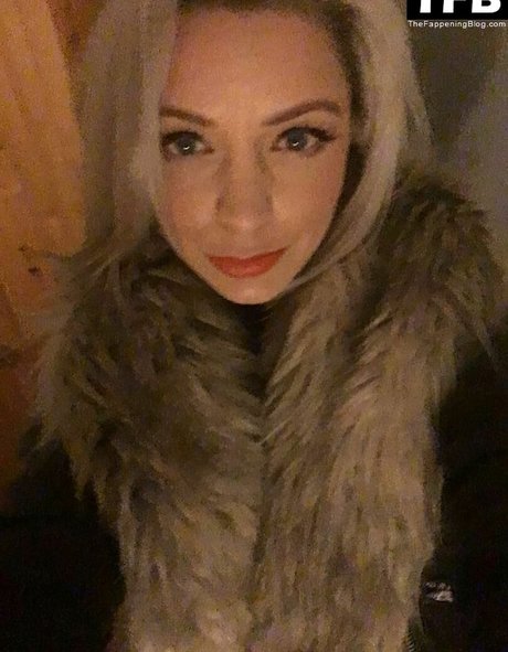 Claire Hutchings sexy model img