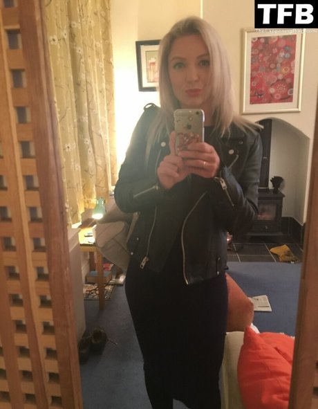 Claire Hutchings free model images