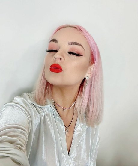 Emily Rose Perrin pornstar sex pic