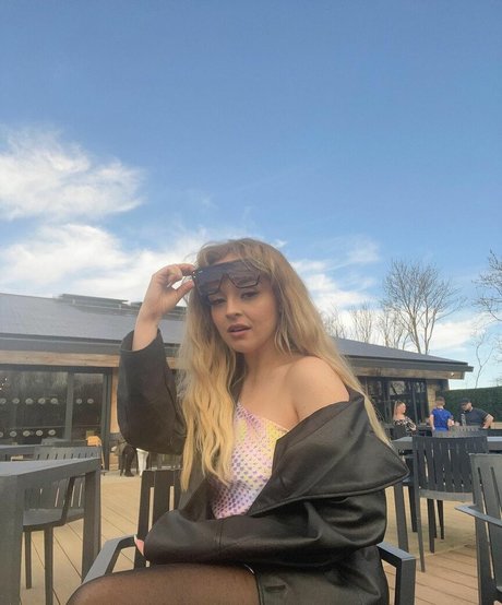 Emily Rose Perrin best pornstar img