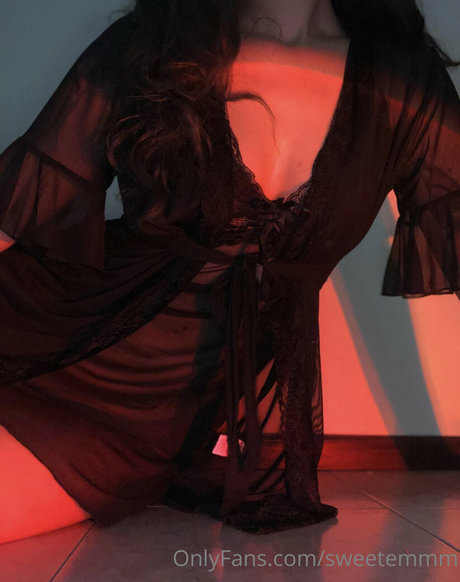 Sweetemmm sexy actress image