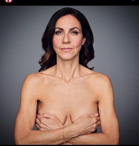 Julia Bradbury exclusive actress photo
