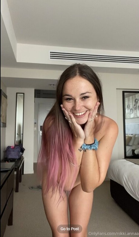 Nikki Annaa high quality star photos