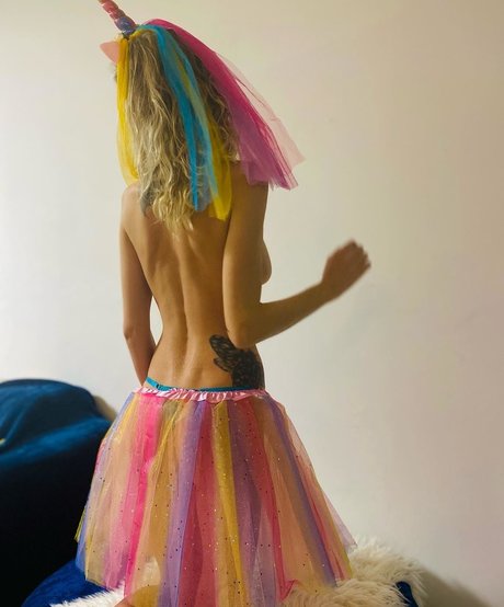 pink princess on sky free model pictures