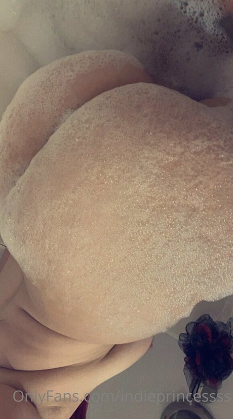 indieprincessss hot model pic