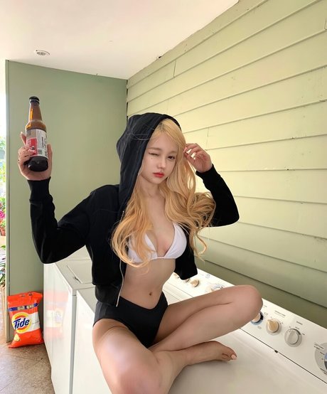 iam666666 naked star image