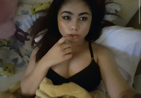 xstarmiya xxx pornstar photos