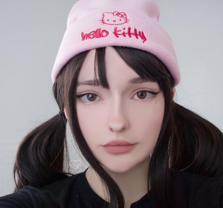 Mewlyni erotic actress images