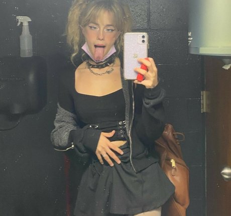 Petitegothgirl star perfect pic