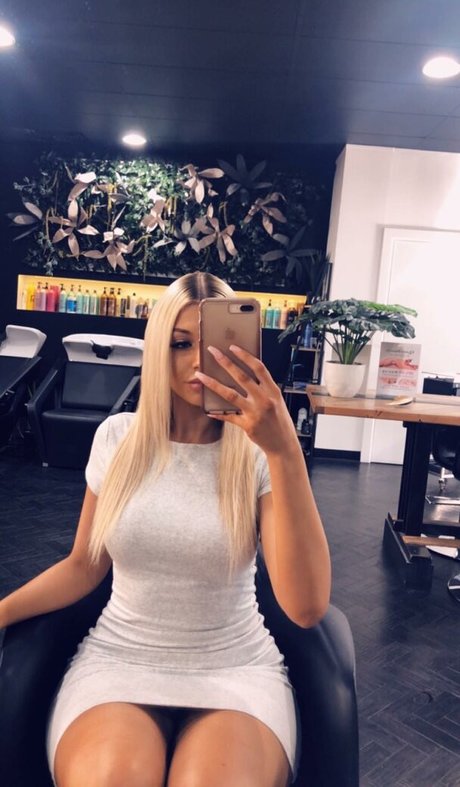 Erin Gray nude model picture