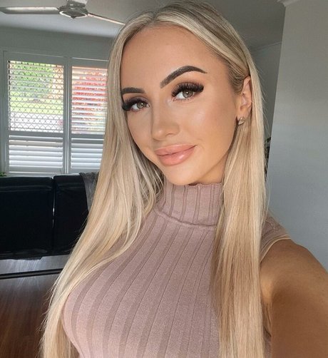 Taylah Small perfect actress galleries