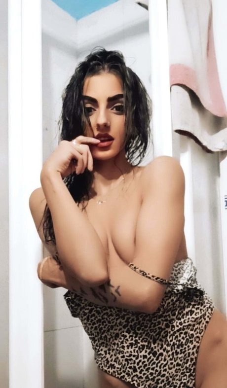 Alguien Tiene star naked archive